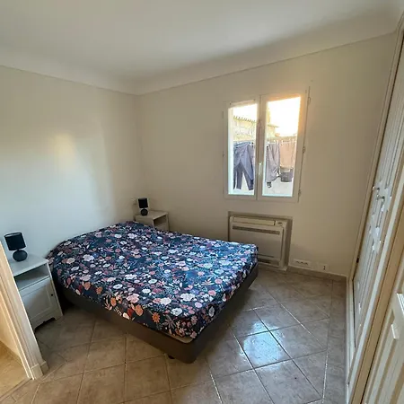 Apartment Bas De Avec Jardin - Centre Et A Pied Sainte-Maxime